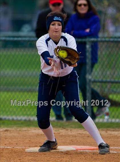 Thumbnail 3 in Brazoswood vs Hays (Brazosport Classic) photogallery.