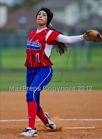 Thumbnail 2 in Brazoswood vs Hays (Brazosport Classic) photogallery.