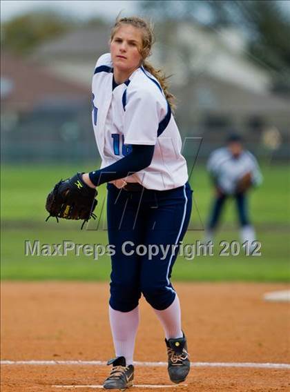 Thumbnail 3 in Brazoswood vs Hays (Brazosport Classic) photogallery.