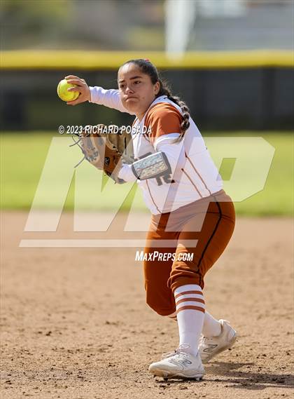 Thumbnail 3 in Selma vs. Monache photogallery.