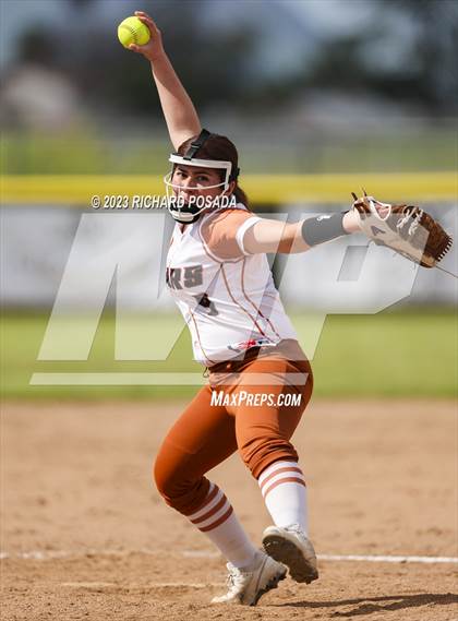 Thumbnail 3 in Selma vs. Monache photogallery.