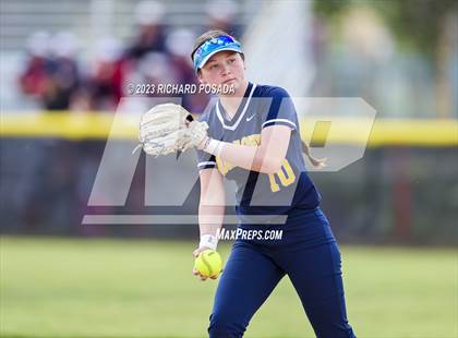 Thumbnail 3 in Selma vs. Monache photogallery.