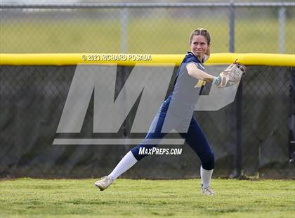 Thumbnail 3 in Selma vs. Monache photogallery.