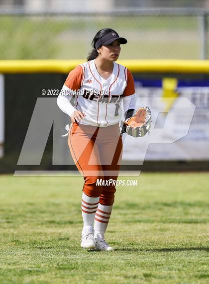 Thumbnail 1 in Selma vs. Monache photogallery.