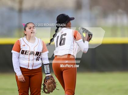Thumbnail 3 in Selma vs. Monache photogallery.