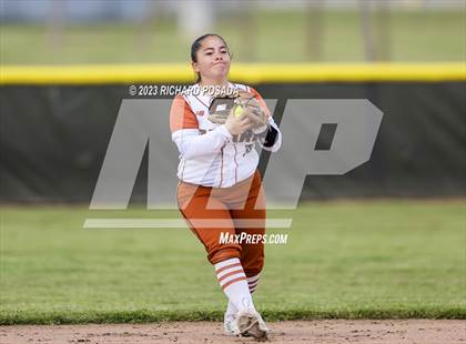Thumbnail 2 in Selma vs. Monache photogallery.