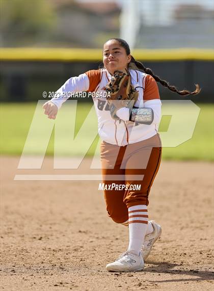 Thumbnail 3 in Selma vs. Monache photogallery.