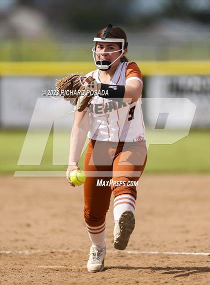Thumbnail 2 in Selma vs. Monache photogallery.