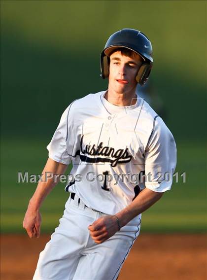 Thumbnail 3 in Pasadena Memorial vs Lamar Consolidated (Kenny Crafton Tournament) photogallery.