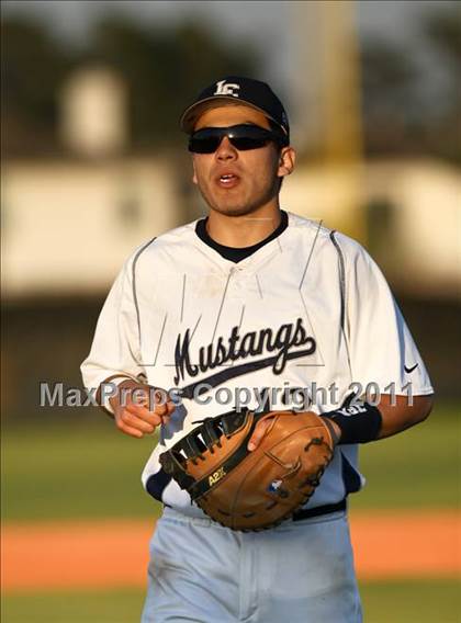 Thumbnail 1 in Pasadena Memorial vs Lamar Consolidated (Kenny Crafton Tournament) photogallery.