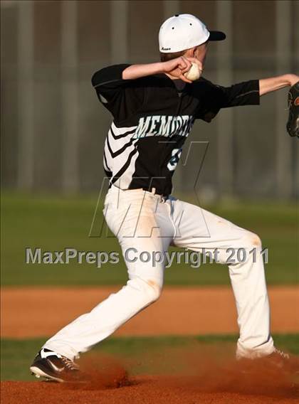 Thumbnail 1 in Pasadena Memorial vs Lamar Consolidated (Kenny Crafton Tournament) photogallery.