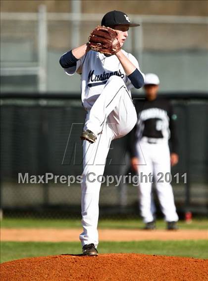 Thumbnail 3 in Pasadena Memorial vs Lamar Consolidated (Kenny Crafton Tournament) photogallery.
