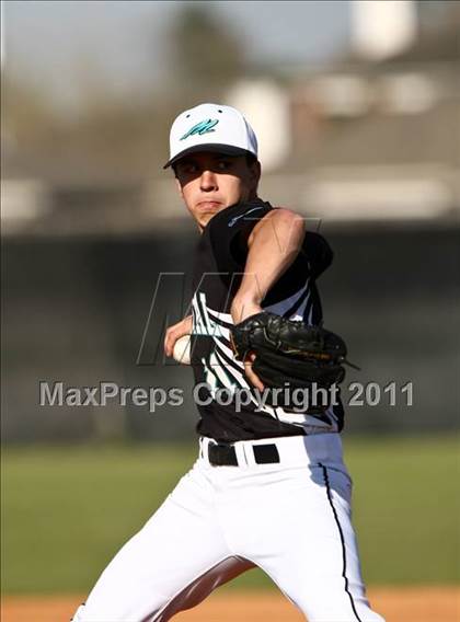 Thumbnail 3 in Pasadena Memorial vs Lamar Consolidated (Kenny Crafton Tournament) photogallery.