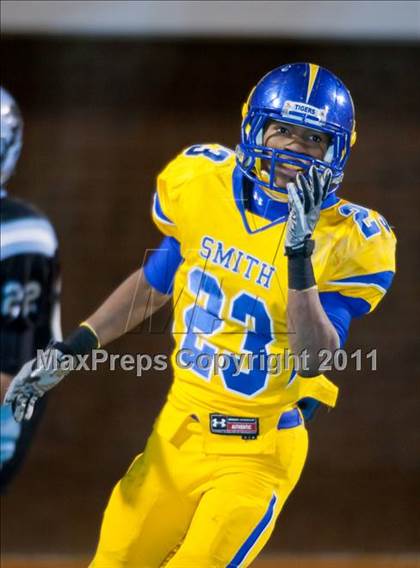 Thumbnail 1 in Centreville vs. Oscar Smith (VHSL AAA Division 6 Final) photogallery.