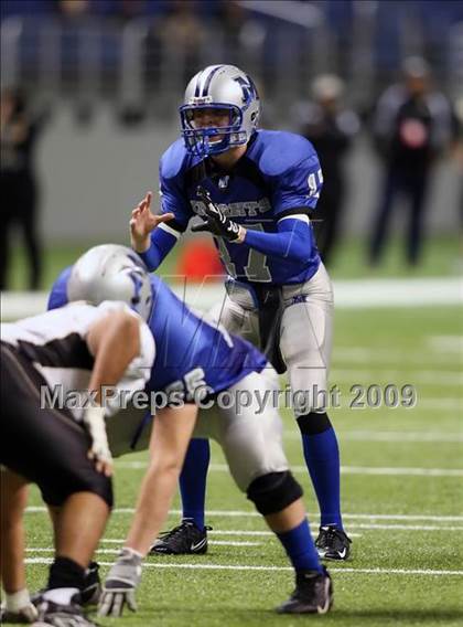 Thumbnail 2 in McCallum vs. Calhoun (Texas 4A Region 4 Playoffs) photogallery.