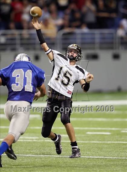 Thumbnail 3 in McCallum vs. Calhoun (Texas 4A Region 4 Playoffs) photogallery.