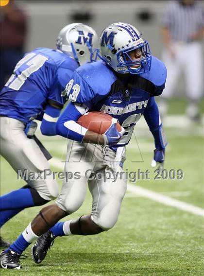 Thumbnail 2 in McCallum vs. Calhoun (Texas 4A Region 4 Playoffs) photogallery.