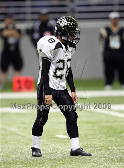 Thumbnail 2 in McCallum vs. Calhoun (Texas 4A Region 4 Playoffs) photogallery.