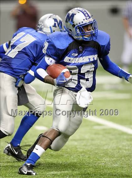 Thumbnail 1 in McCallum vs. Calhoun (Texas 4A Region 4 Playoffs) photogallery.