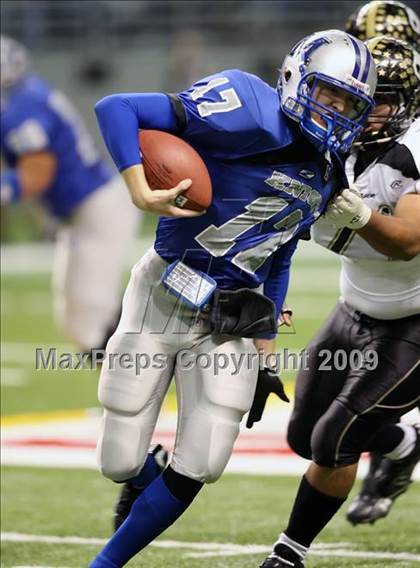 Thumbnail 3 in McCallum vs. Calhoun (Texas 4A Region 4 Playoffs) photogallery.
