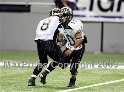 Thumbnail 3 in McCallum vs. Calhoun (Texas 4A Region 4 Playoffs) photogallery.