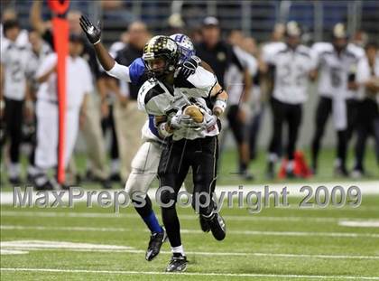 Thumbnail 2 in McCallum vs. Calhoun (Texas 4A Region 4 Playoffs) photogallery.