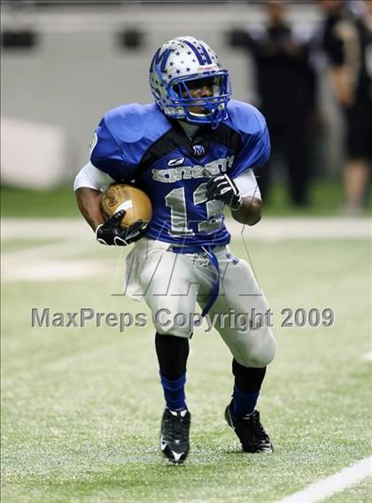 Thumbnail 3 in McCallum vs. Calhoun (Texas 4A Region 4 Playoffs) photogallery.