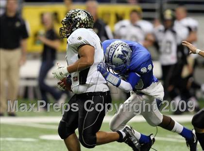 Thumbnail 3 in McCallum vs. Calhoun (Texas 4A Region 4 Playoffs) photogallery.