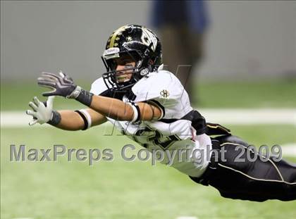 Thumbnail 3 in McCallum vs. Calhoun (Texas 4A Region 4 Playoffs) photogallery.