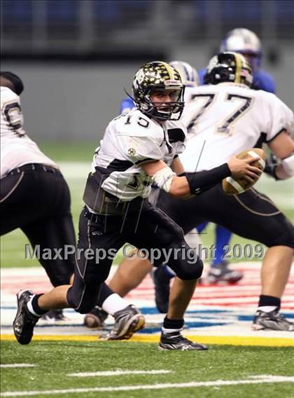 Thumbnail 2 in McCallum vs. Calhoun (Texas 4A Region 4 Playoffs) photogallery.