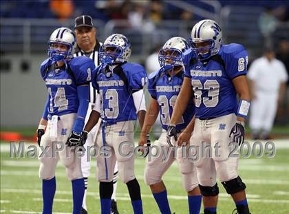 Thumbnail 3 in McCallum vs. Calhoun (Texas 4A Region 4 Playoffs) photogallery.