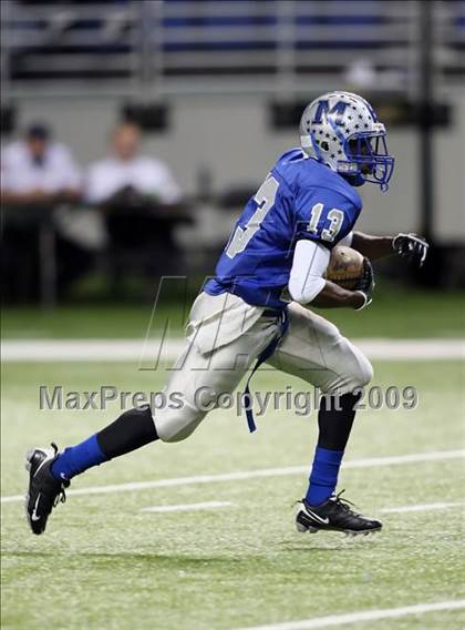 Thumbnail 2 in McCallum vs. Calhoun (Texas 4A Region 4 Playoffs) photogallery.