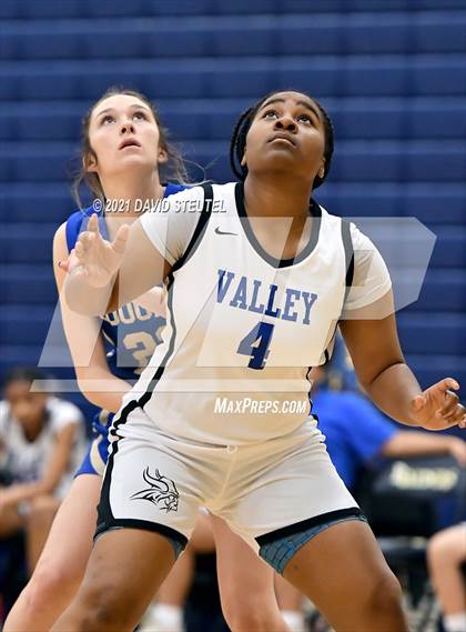 Thumbnail 2 in Clovis vs. Valley (Rumble on the River) photogallery.