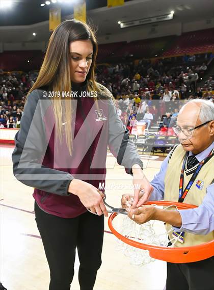 Thumbnail 3 in Xavier College Prep vs. Hamilton (AIA 6A Final Awards) photogallery.