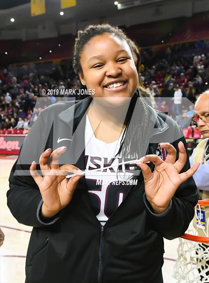 Thumbnail 2 in Xavier College Prep vs. Hamilton (AIA 6A Final Awards) photogallery.