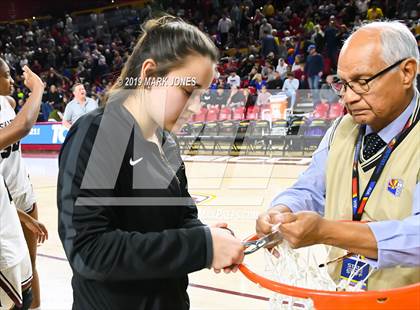Thumbnail 2 in Xavier College Prep vs. Hamilton (AIA 6A Final Awards) photogallery.