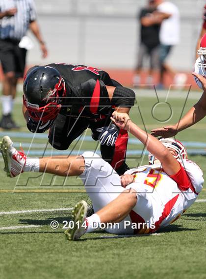 Thumbnail 2 in Norte Vista vs. Palm Desert photogallery.