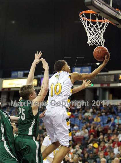 Thumbnail 1 in Castro Valley vs. De La Salle (CIF State NorCal D1 Final) photogallery.