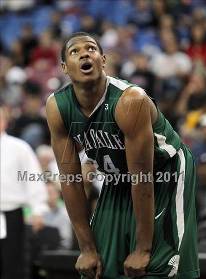 Thumbnail 1 in Castro Valley vs. De La Salle (CIF State NorCal D1 Final) photogallery.