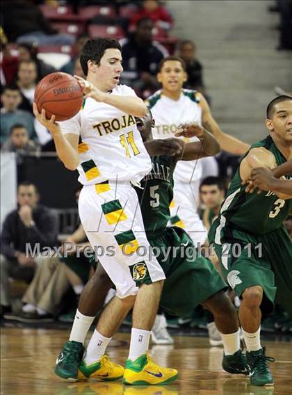 Thumbnail 1 in Castro Valley vs. De La Salle (CIF State NorCal D1 Final) photogallery.