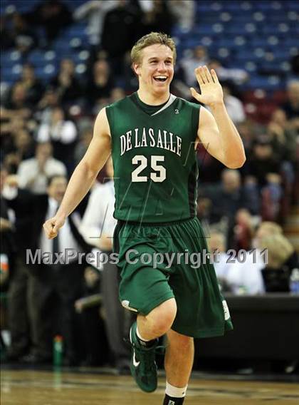 Thumbnail 1 in Castro Valley vs. De La Salle (CIF State NorCal D1 Final) photogallery.
