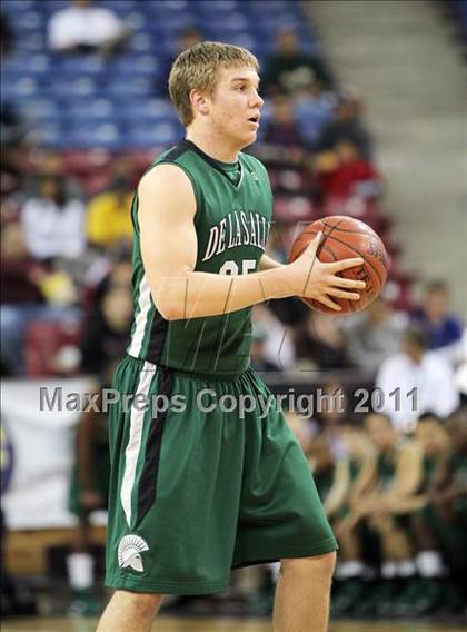 Thumbnail 1 in Castro Valley vs. De La Salle (CIF State NorCal D1 Final) photogallery.