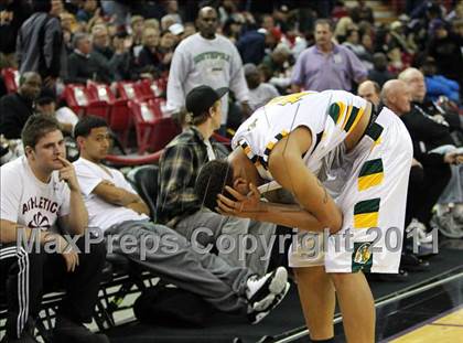 Thumbnail 1 in Castro Valley vs. De La Salle (CIF State NorCal D1 Final) photogallery.