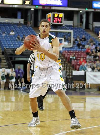 Thumbnail 2 in Castro Valley vs. De La Salle (CIF State NorCal D1 Final) photogallery.