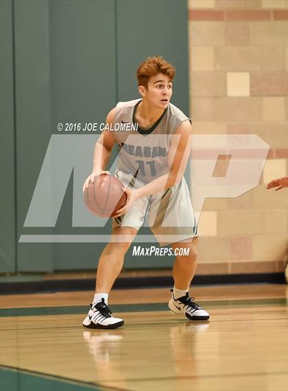 Thumbnail 2 in Reagan [Ronald] vs Jefferson (NISD/NEISD Invitational) photogallery.