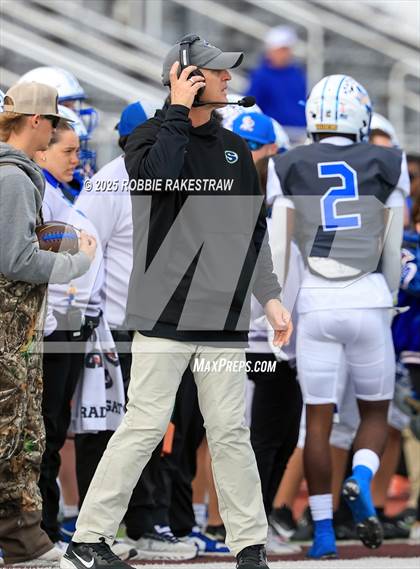 Thumbnail 1 in Sunnyvale vs. Athens (UIL 4A D2 Football Regional Semifinal) photogallery.