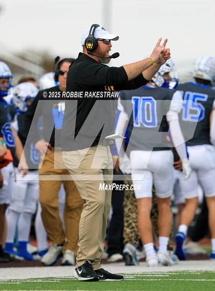Thumbnail 3 in Sunnyvale vs. Athens (UIL 4A D2 Football Regional Semifinal) photogallery.
