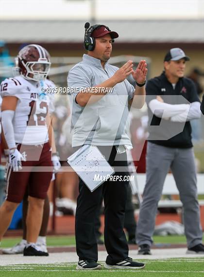 Thumbnail 1 in Sunnyvale vs. Athens (UIL 4A D2 Football Regional Semifinal) photogallery.