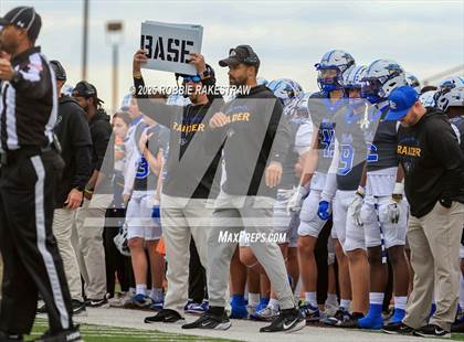 Thumbnail 1 in Sunnyvale vs. Athens (UIL 4A D2 Football Regional Semifinal) photogallery.