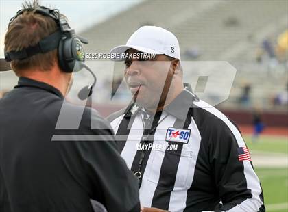 Thumbnail 2 in Sunnyvale vs. Athens (UIL 4A D2 Football Regional Semifinal) photogallery.